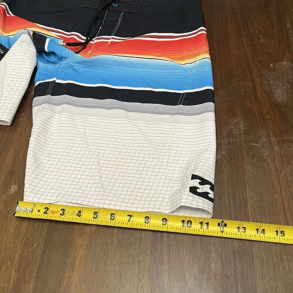 BILLABONG Men's Size 34 Striped Surfing Board Shorts Swim Trunks Platinum X NWT